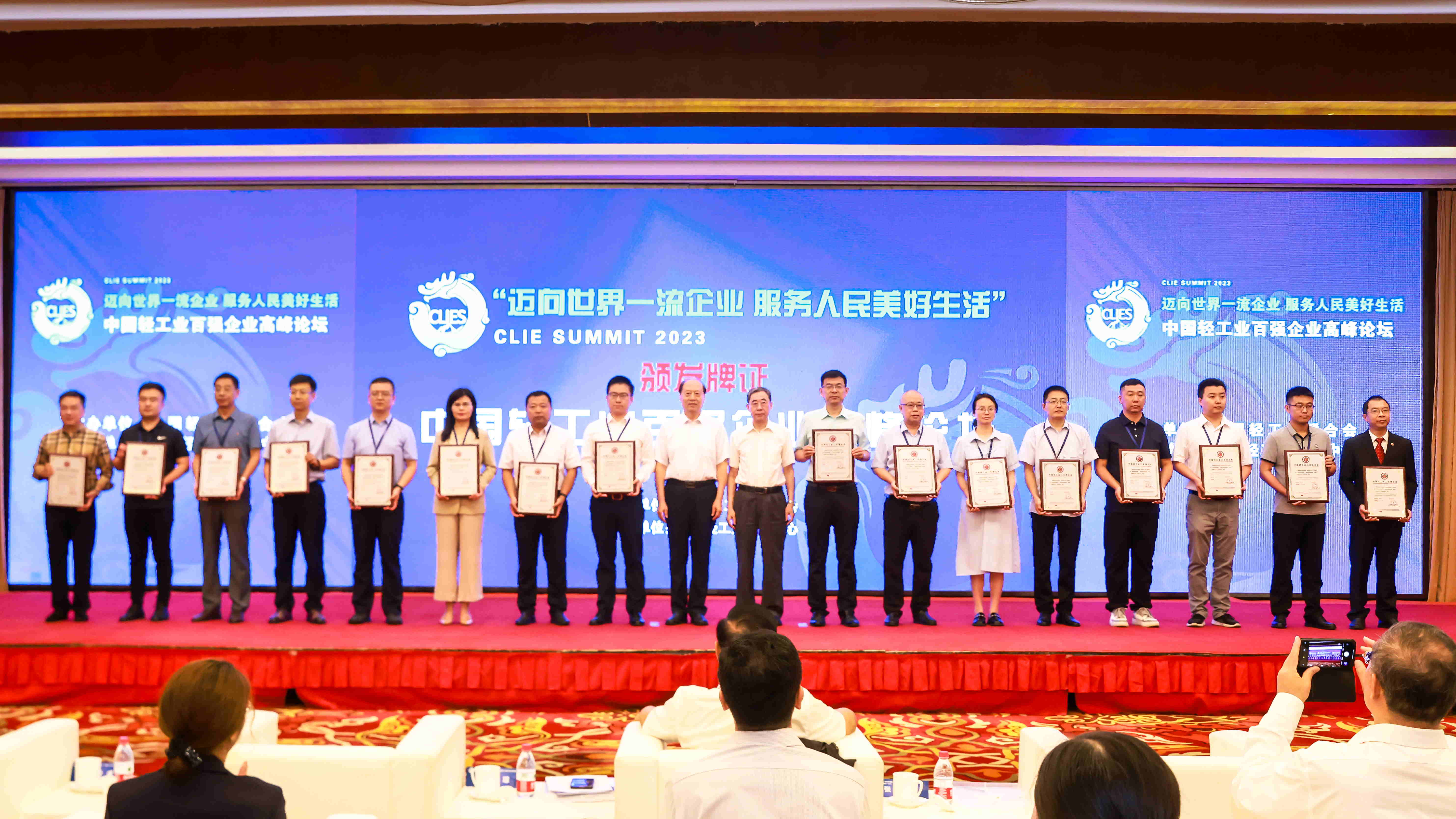 1690945825653748.jpg c1aba99fb4ebd0393ea236a8b7b26f2.jpg